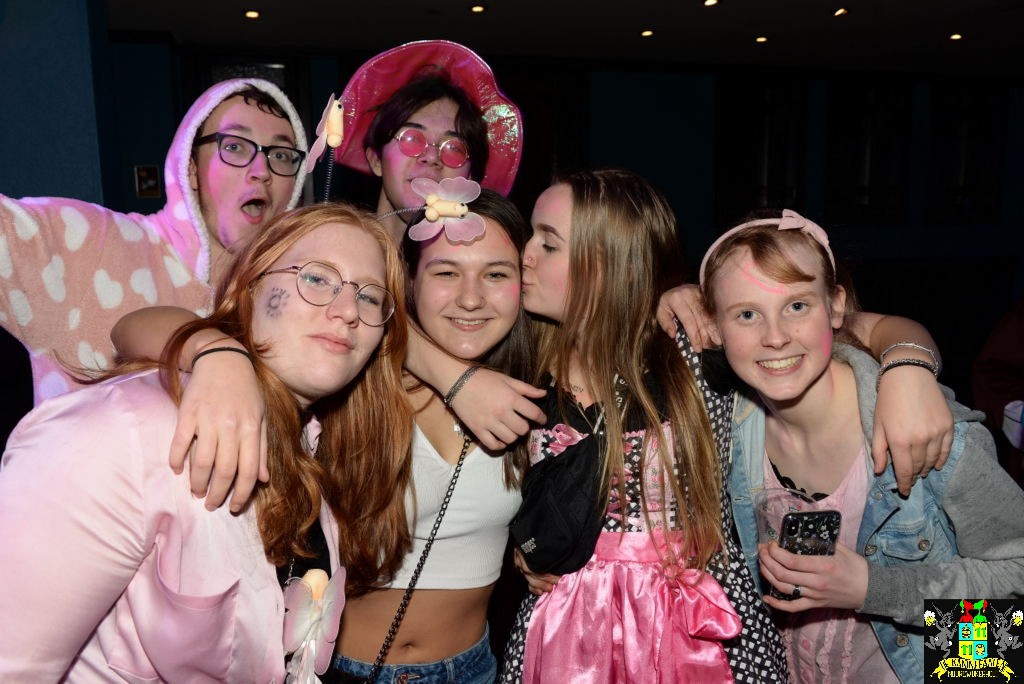 ../Images/Carnavals maandagavond in VdG 397.jpg